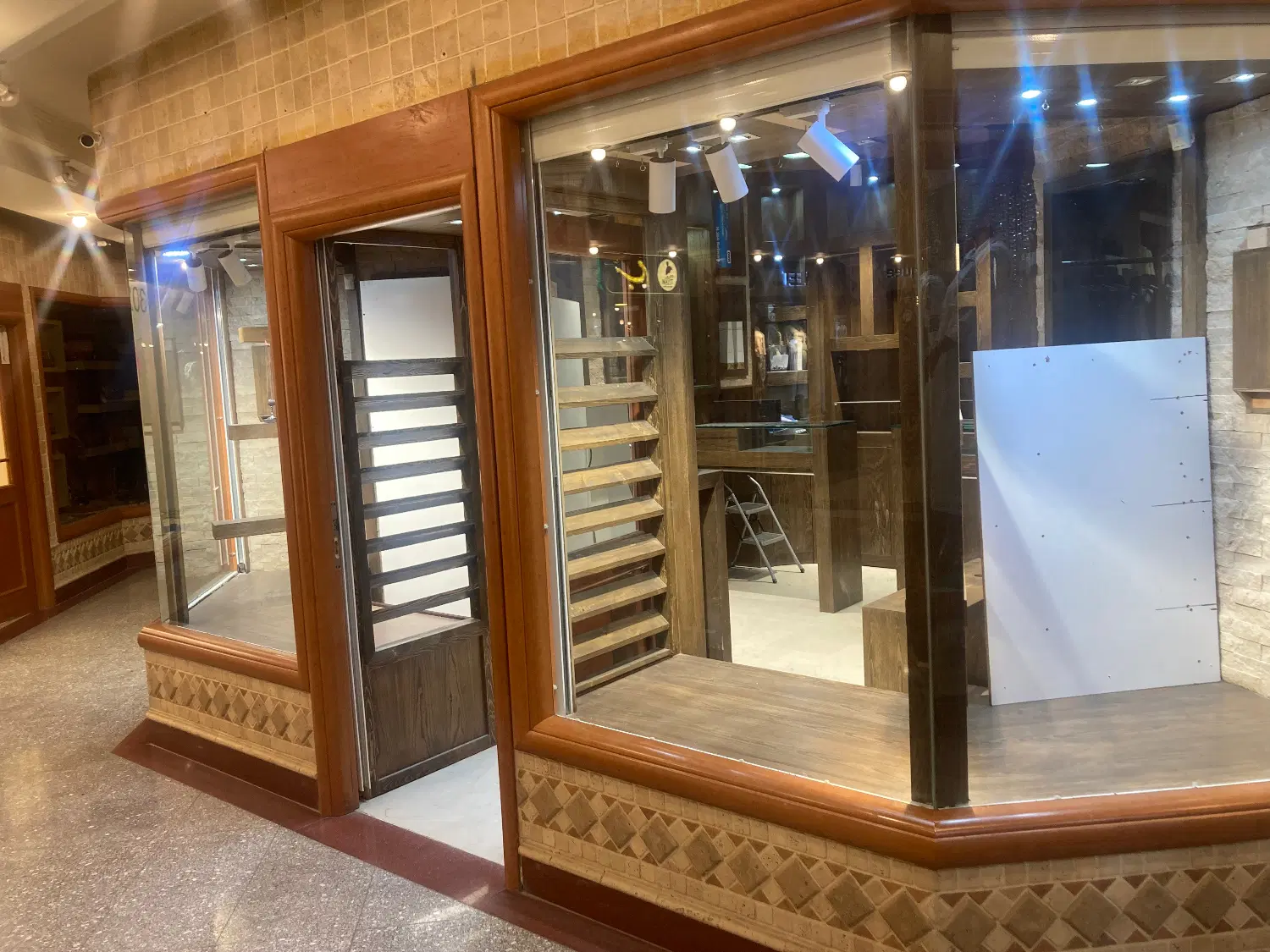 فروش مغازه پاساژ مارتین