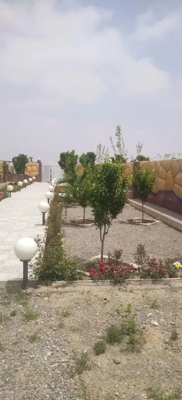 باغچه ۴۰۰ متری دور دیوار در روستای لک لک