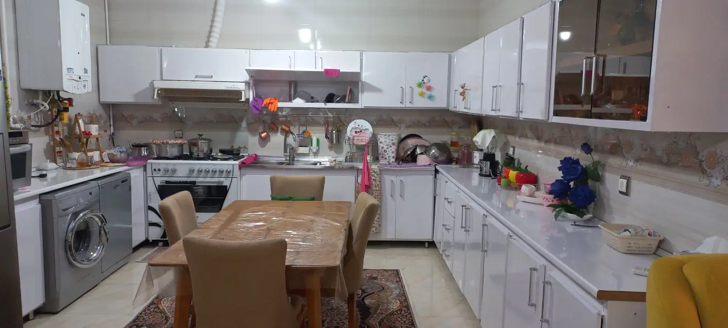 خانه ویلایی مساحت ۲۰۰متر و ۸۰متر نیم طبقه