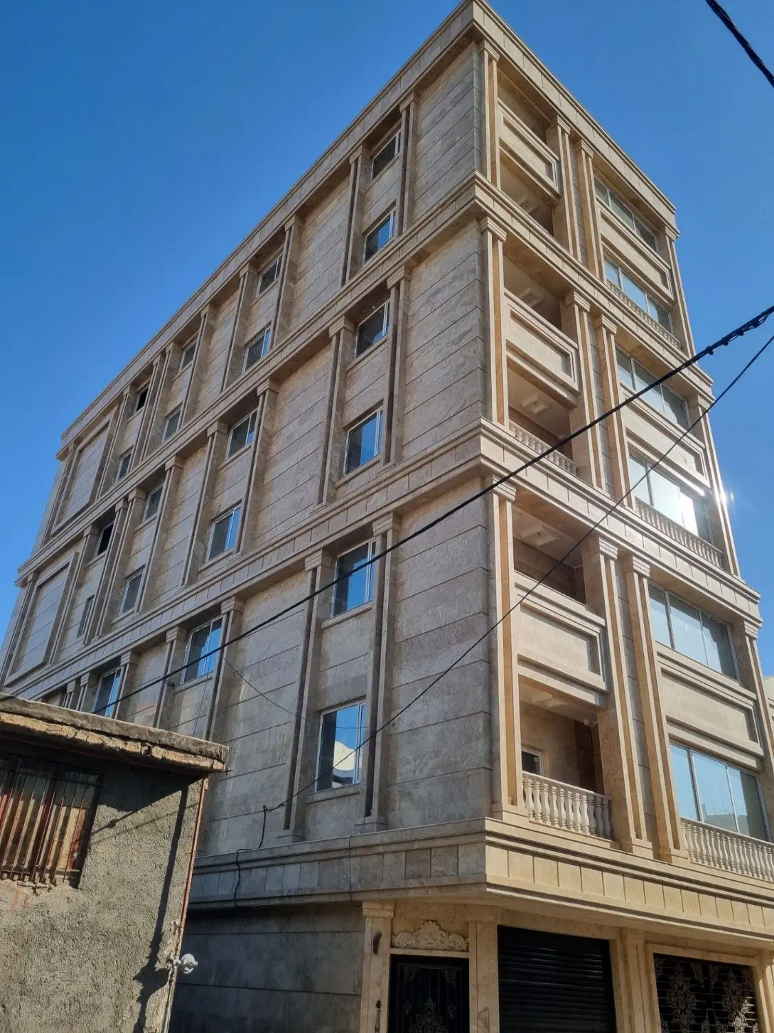 آپارتمان نوساز در بلوار شیرودی