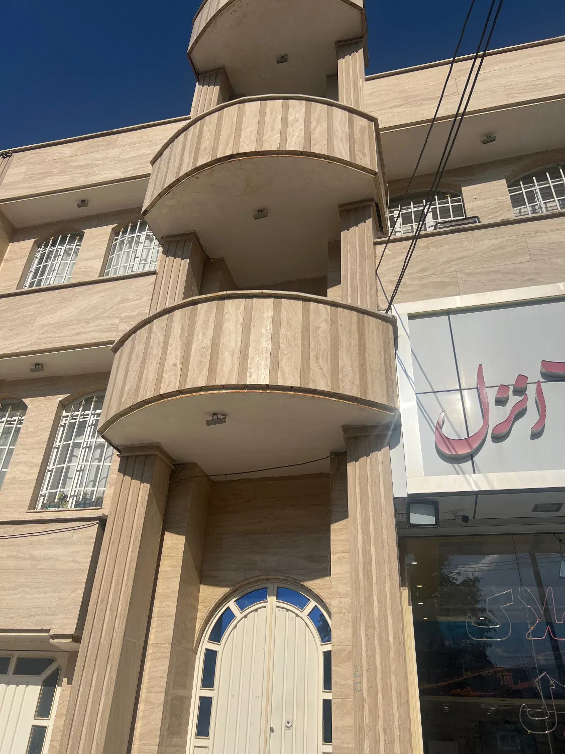 ساختمان ۳سرویس بر رودکی دو کله با دو مغازه
