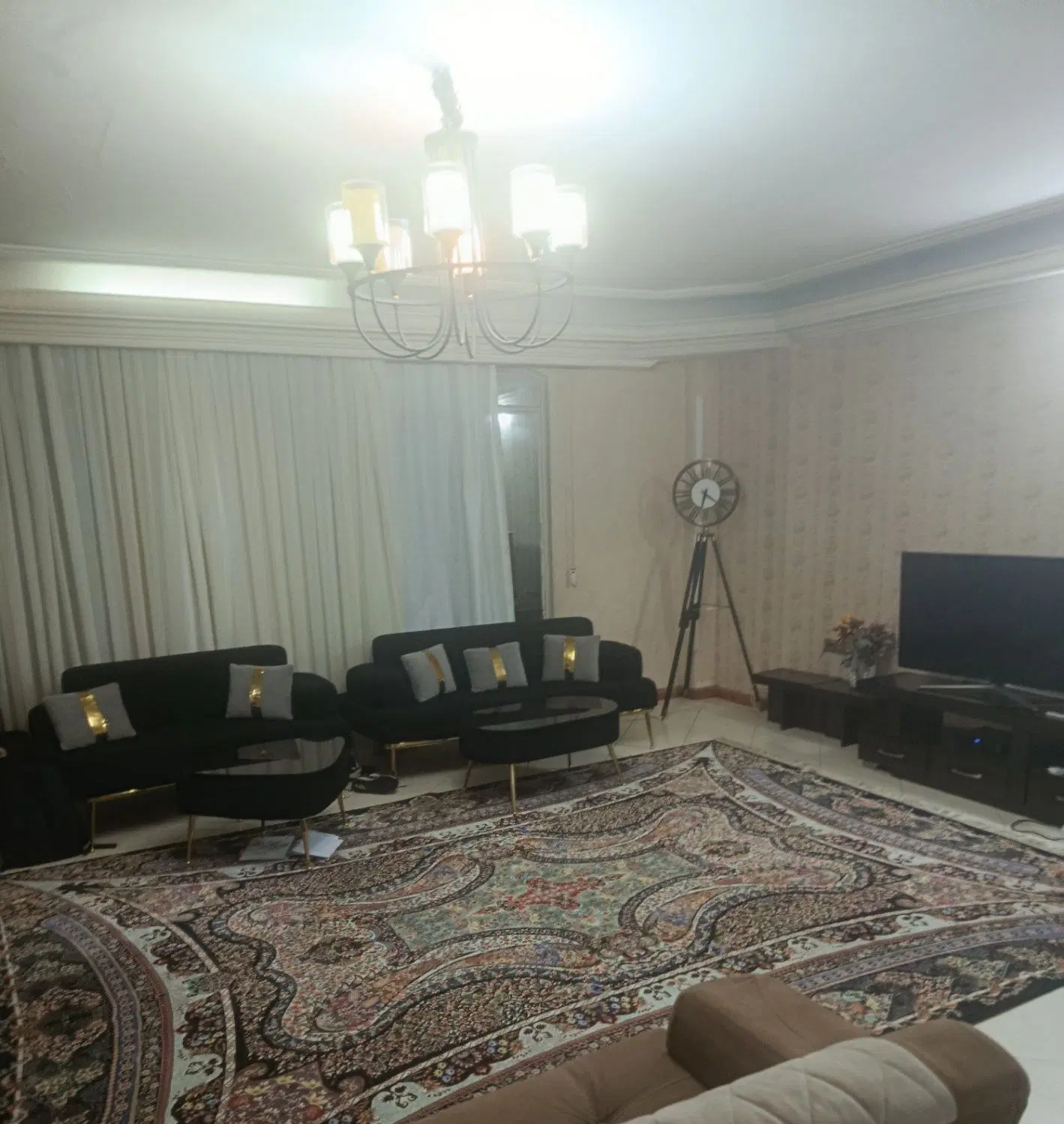 ۸۶ متر نوزده بهمن۹