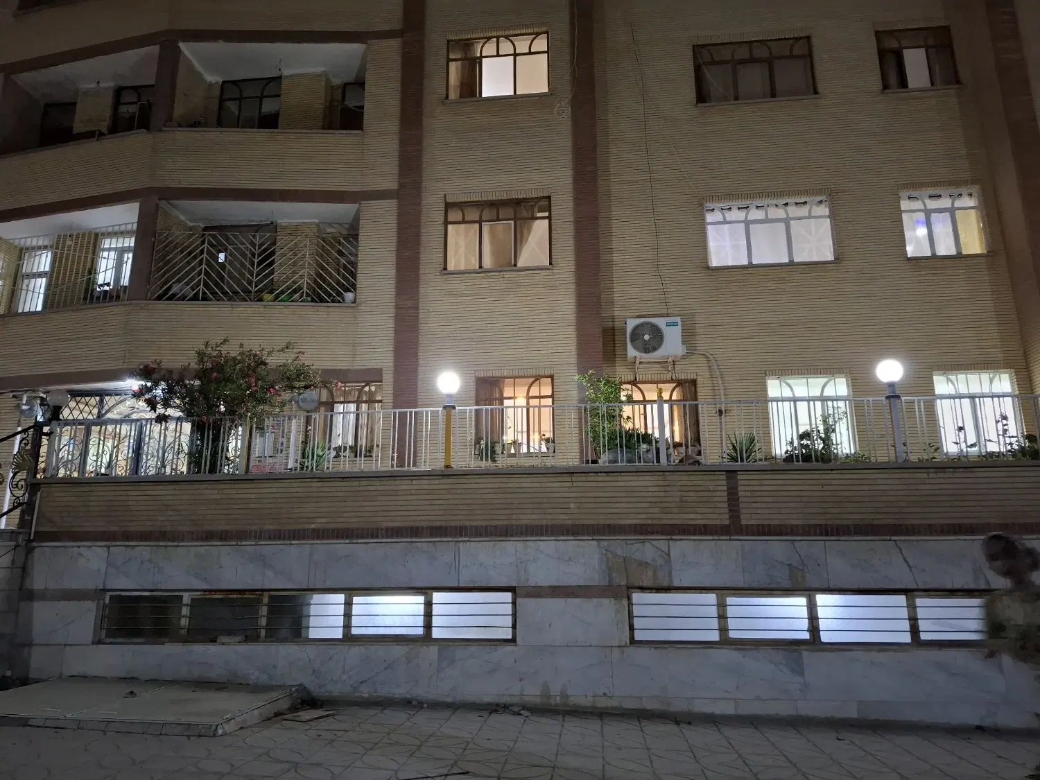آپمارتمان b8فولادشهر