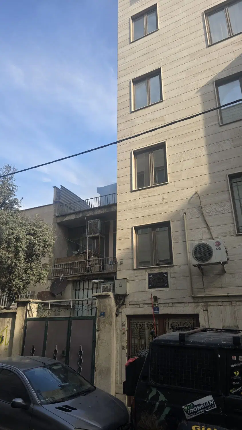 ملک با مغازه