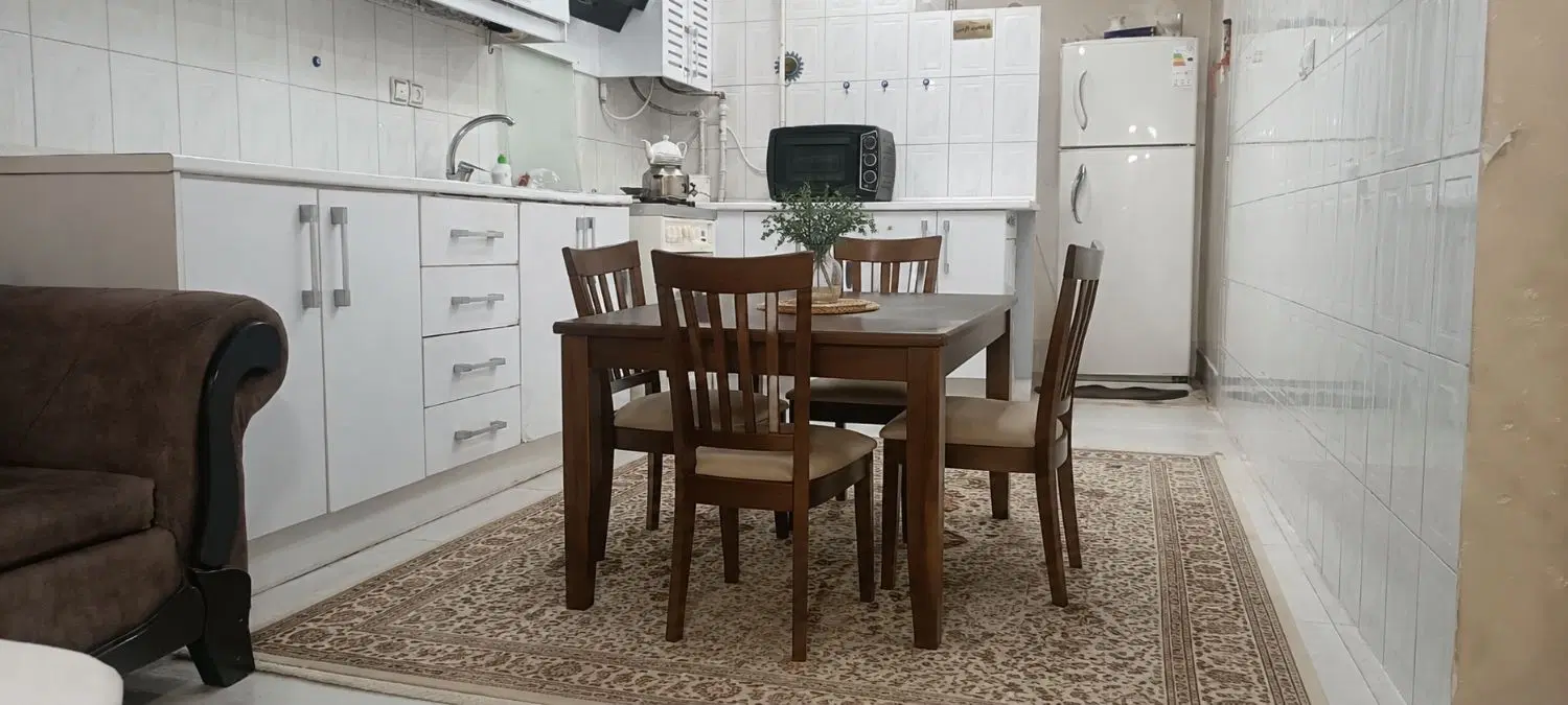 خانه همکف حیاط دار پارکینگ درب جدا