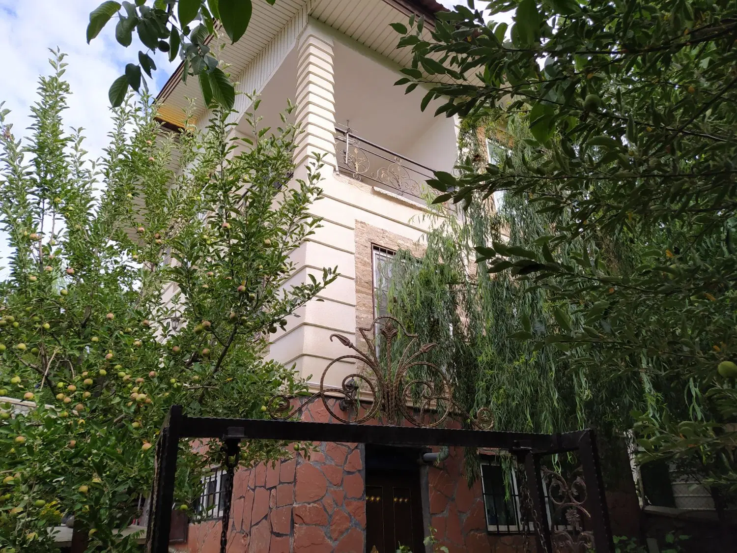 بی‌نظیر ترین دوبلکس کنار رودخانه با محوطه ای زیبا