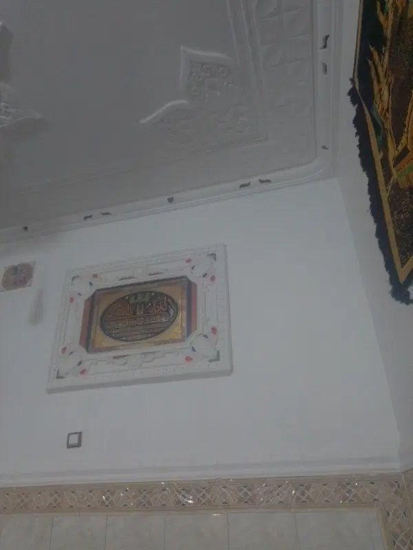 چار دیواری سر خیابان بهداشت ۱۲