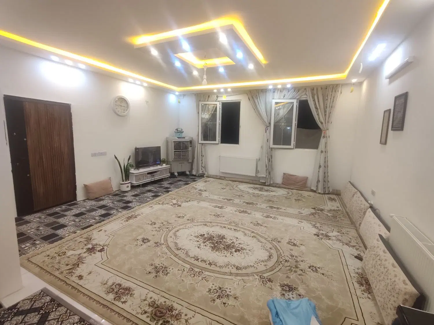 آپارتمان شیک و مرتب با پارکینگ اختصاصی