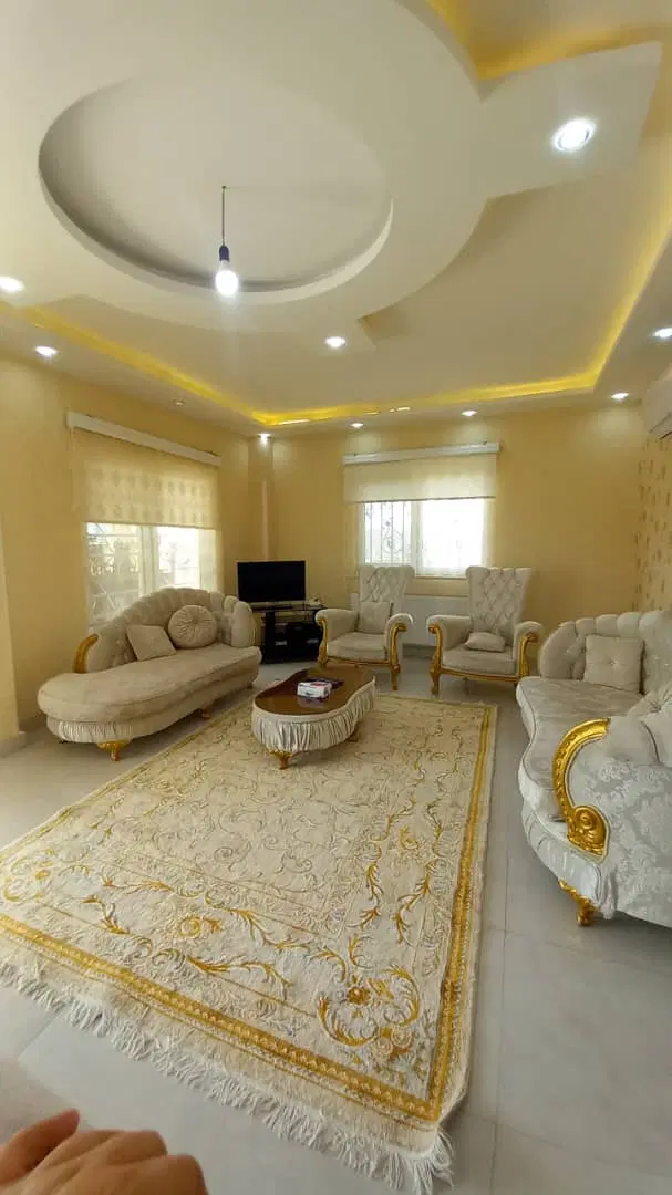 اجاره روزانه واحد دو خوابه شیک با استخر آبگرم