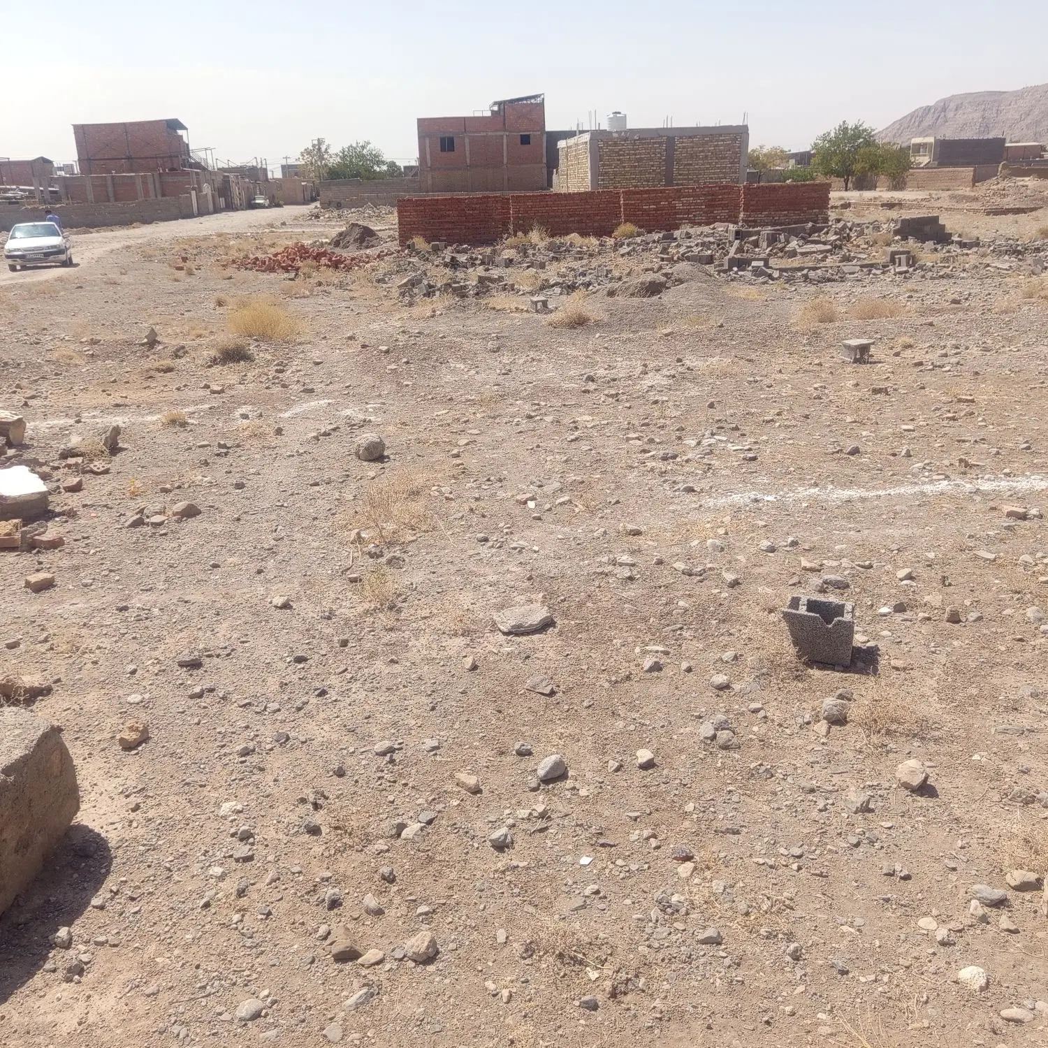 زمین فروشی