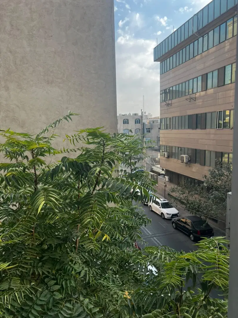 با یک دو نفر خانم همخونه میشم اکباتان