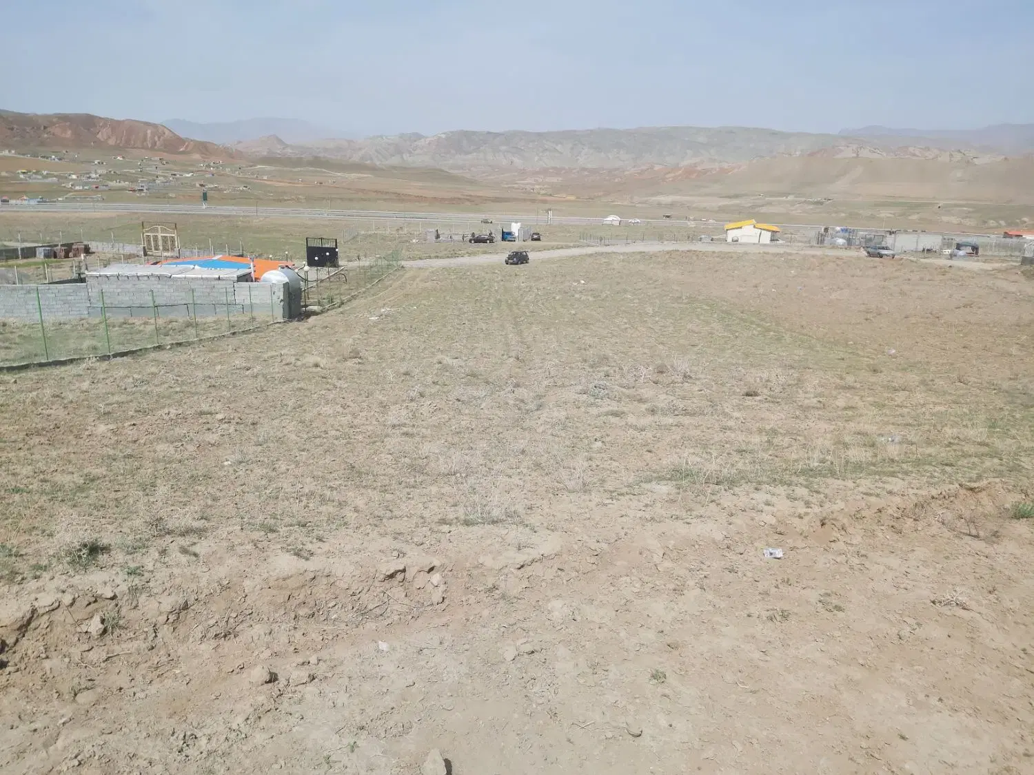 زمین ۲۰۰۰ متری اسپیران کنار اتوبان