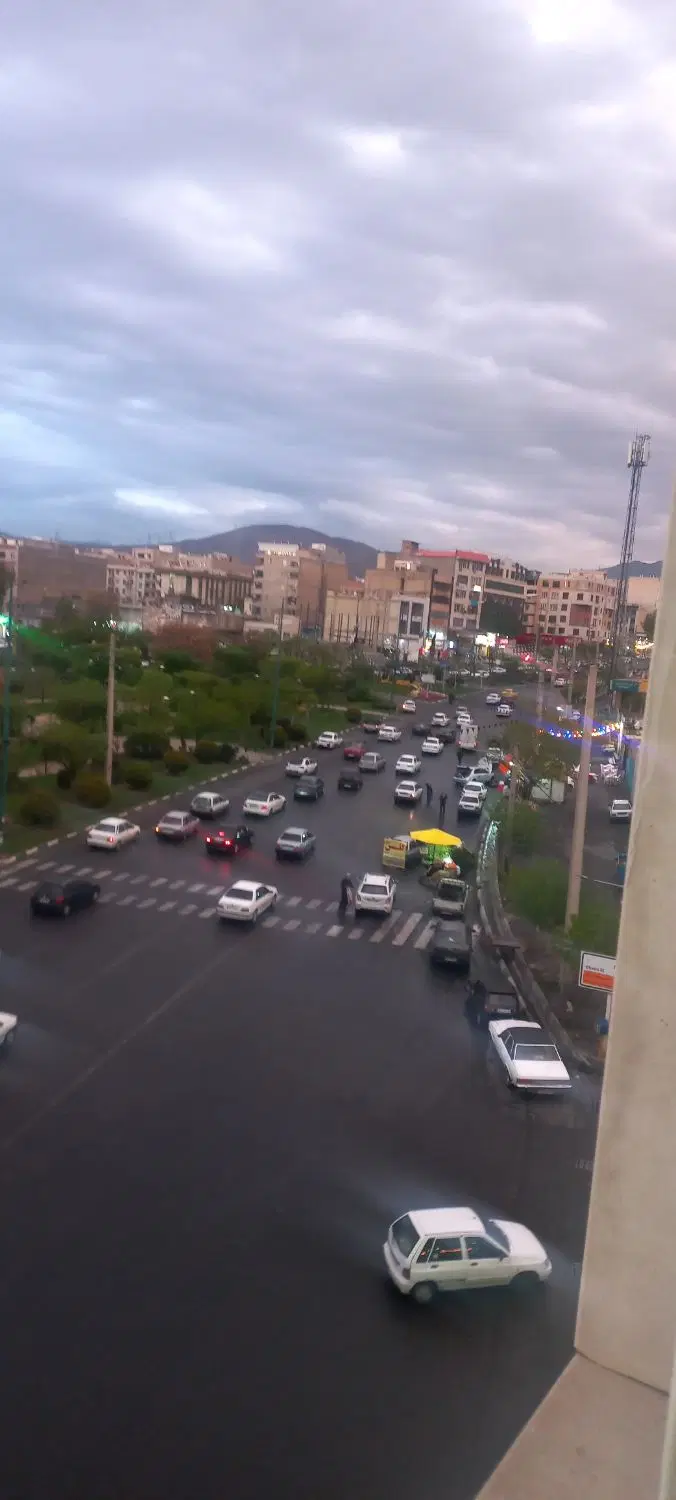 آپارتمان ۱۲۰ متری کلید نخورده تمیز