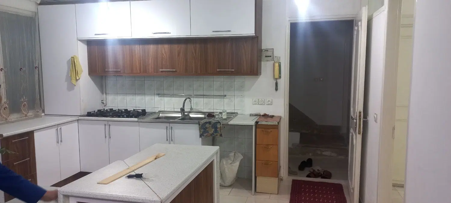 آپارتمان ۹۸  متری حصارک بالا تخلیه