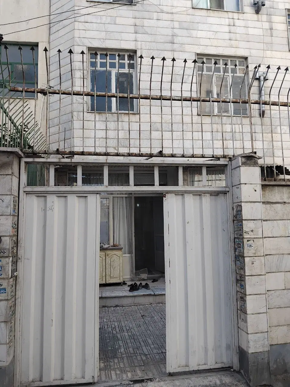 رودکی دو خوابه حیاط دار