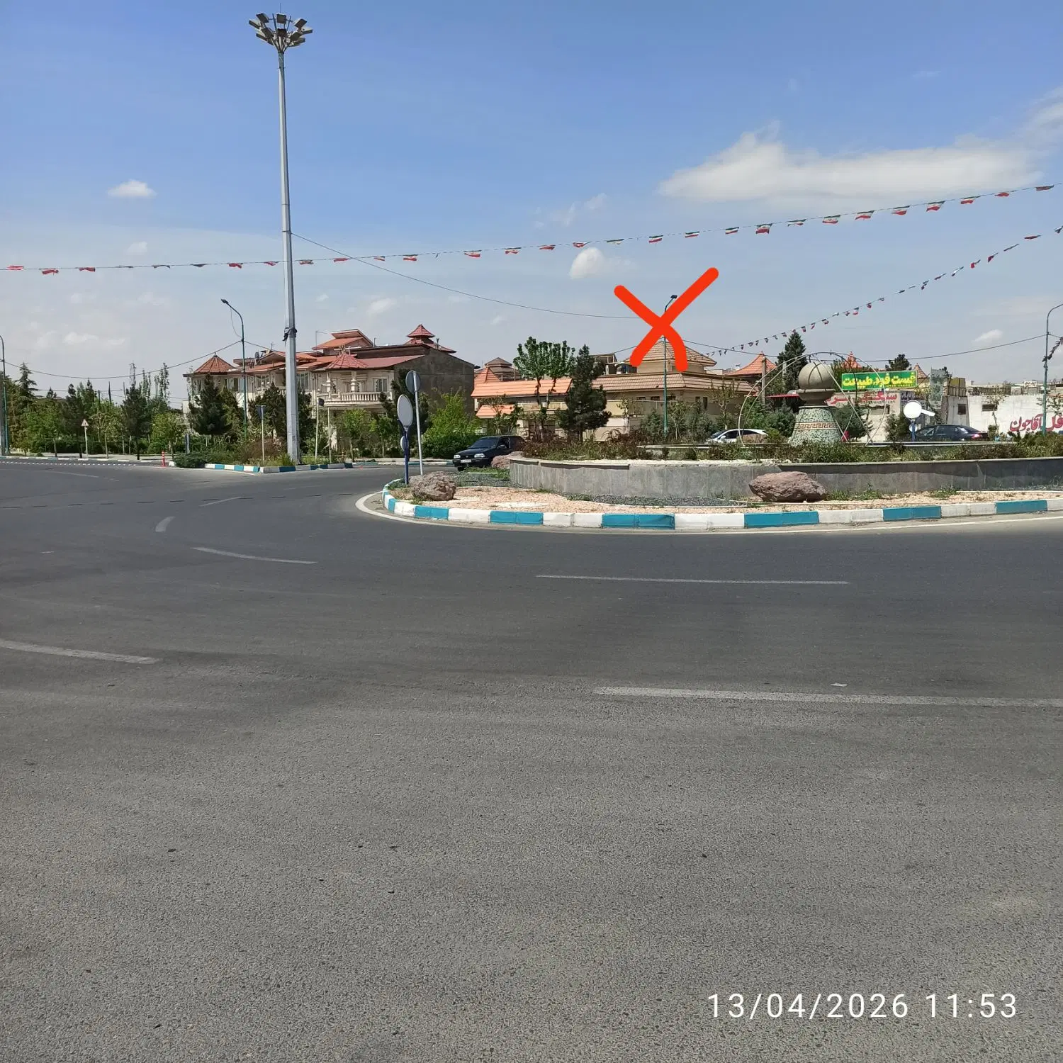 ویلایی نبش میدان موقعیت دار