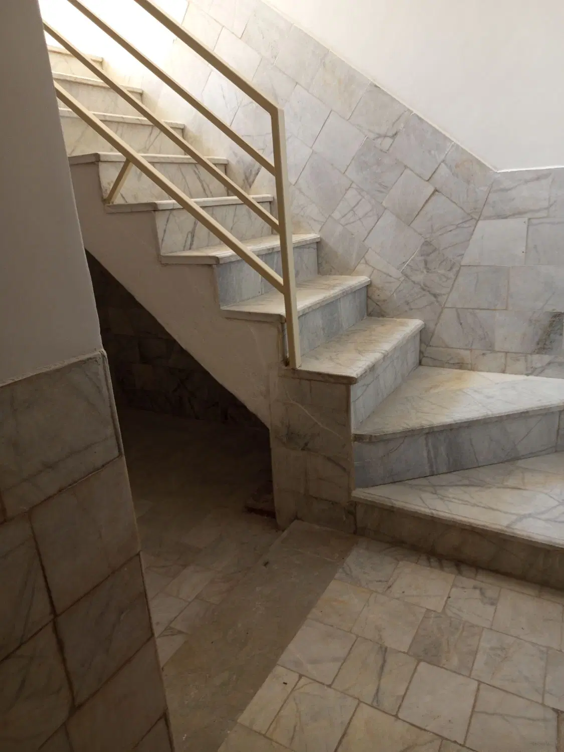 زیرزمین رهن و اجاره