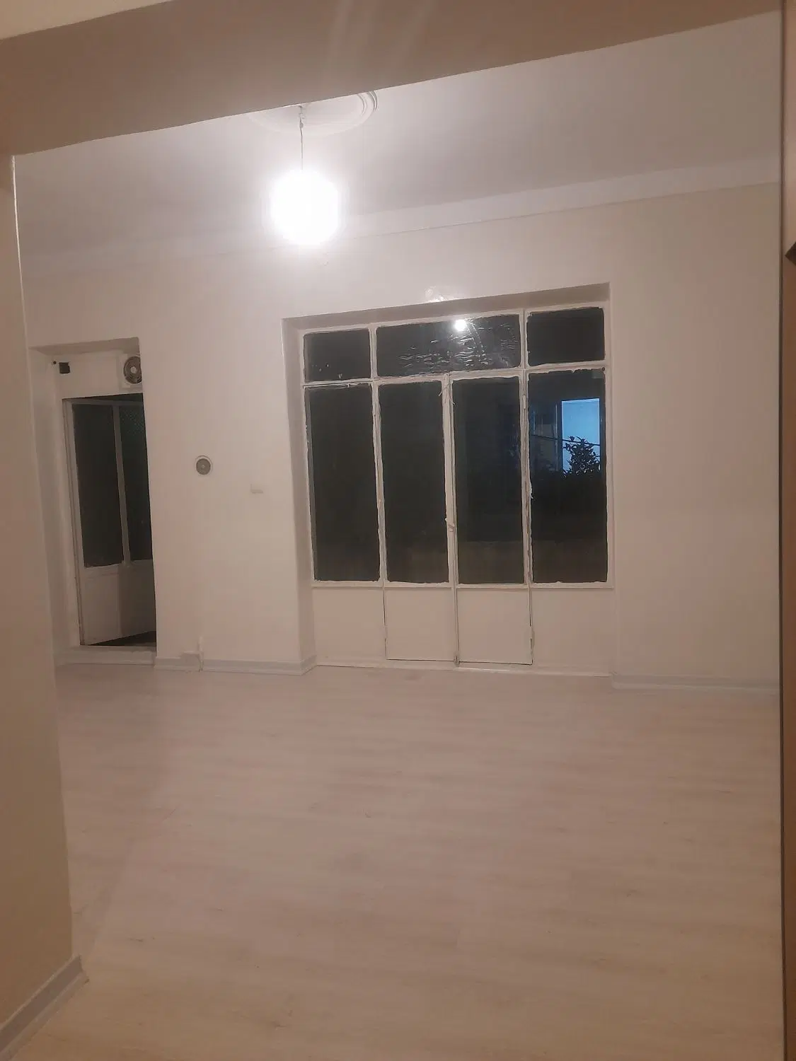یک طبقه و نیم دربست در اختیار