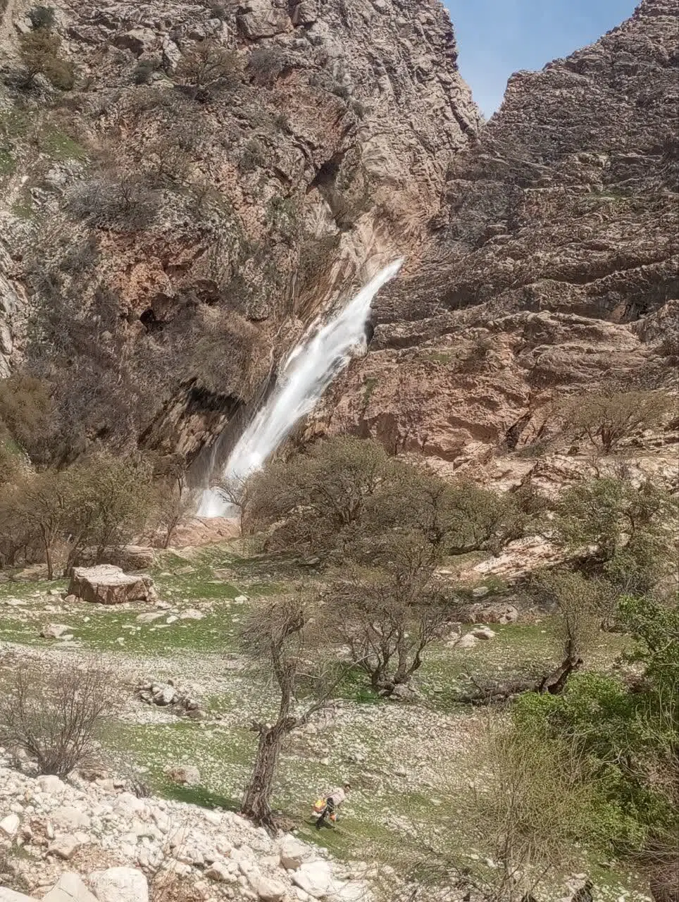 زمین قعله سنگی سفید کوه یک