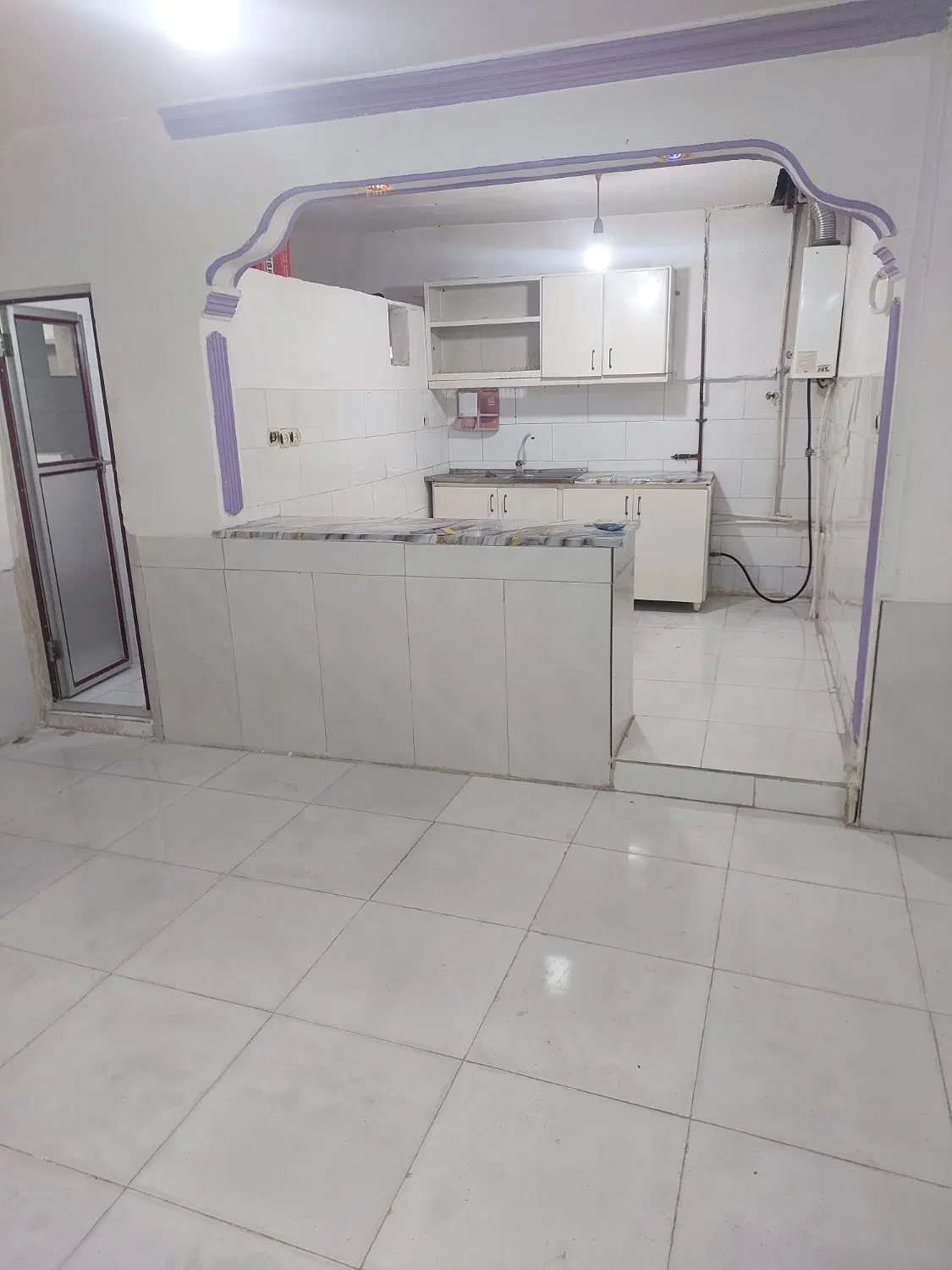 ۸۰ متری یک خواب طبقه همکف  حاشیه