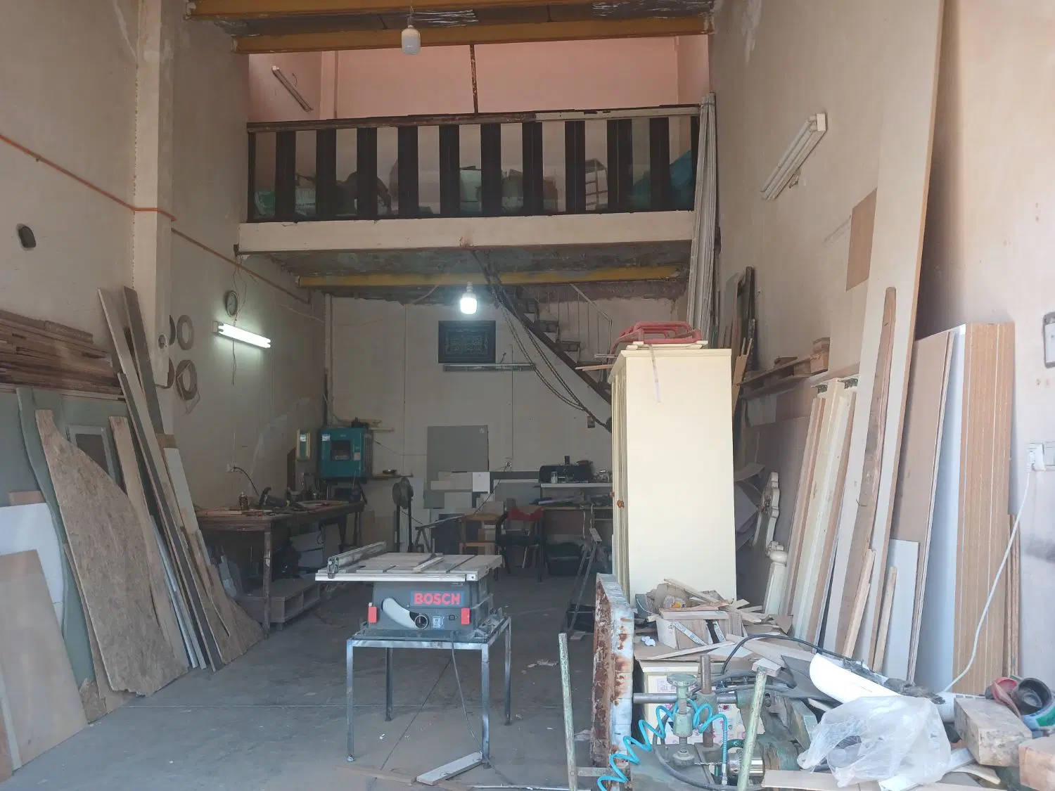 مغازه فروشی