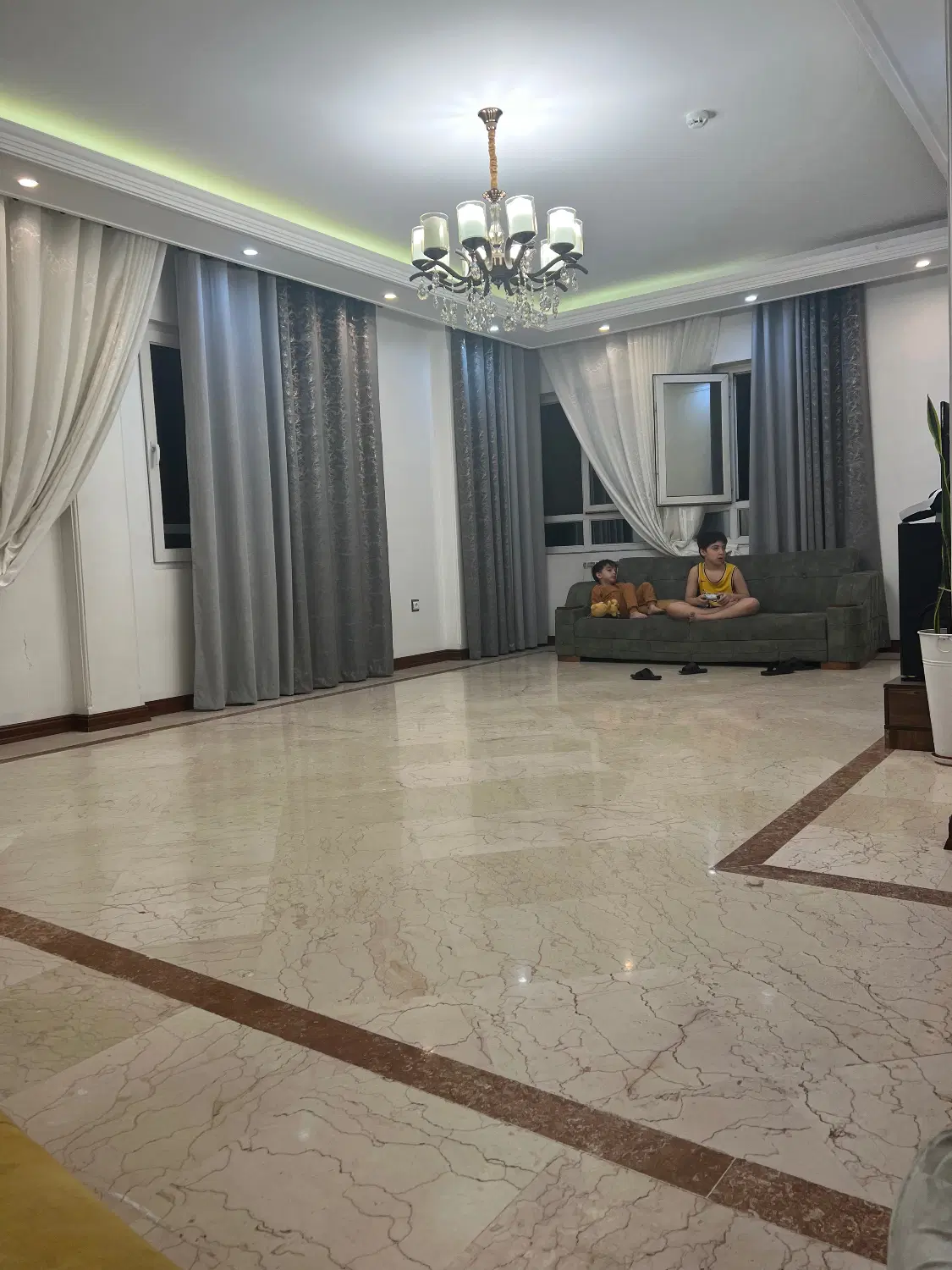 واحد ۱۱۵ متری دو خواب بزرگ