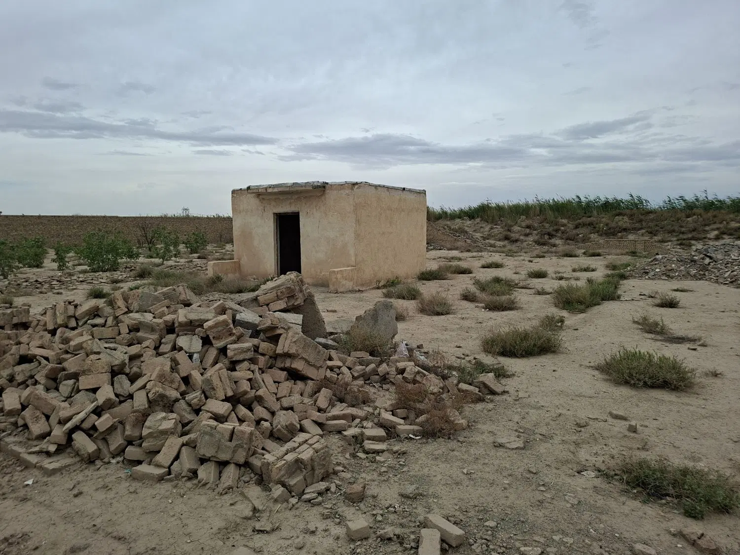 زمین ۵۵۲ متر در ایجدان