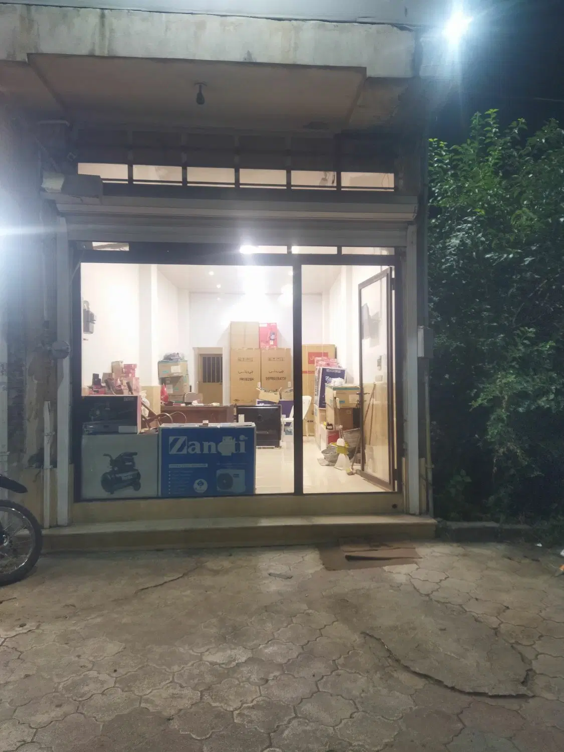 اجاره مغازه بر اصلی خیابان