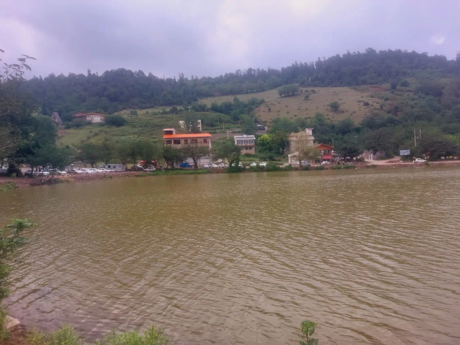 زمین با کاربری گردشگری ومسکونی
