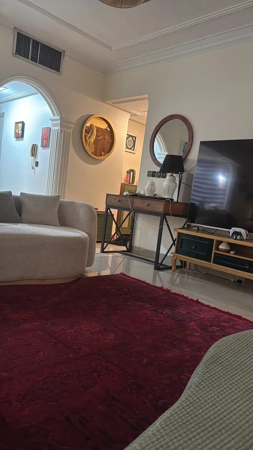 نیازمند همخانه خانم