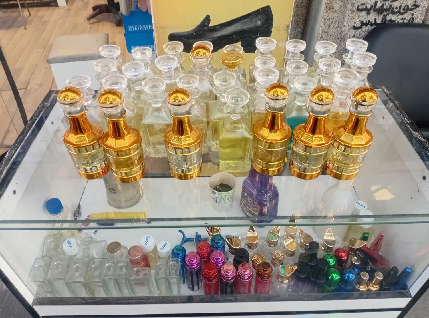 اجاره برای کانتر عطر جلوی مغازه