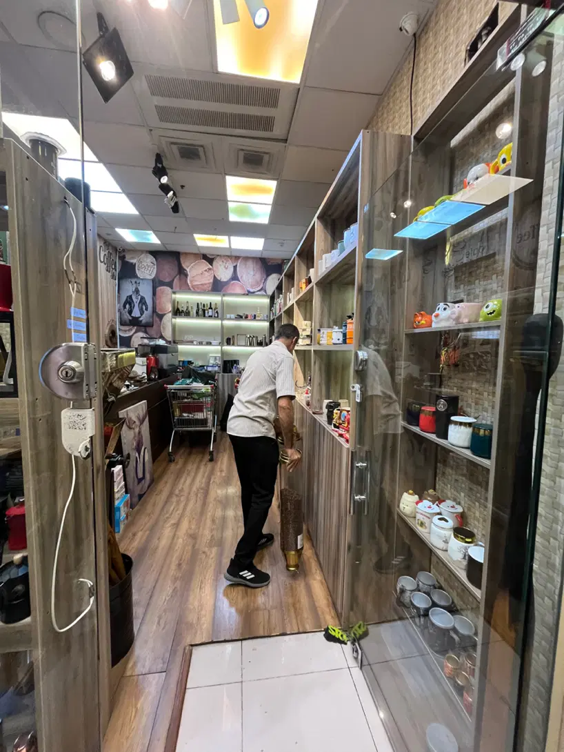 مجتمع تجاری طوبی چیتگر