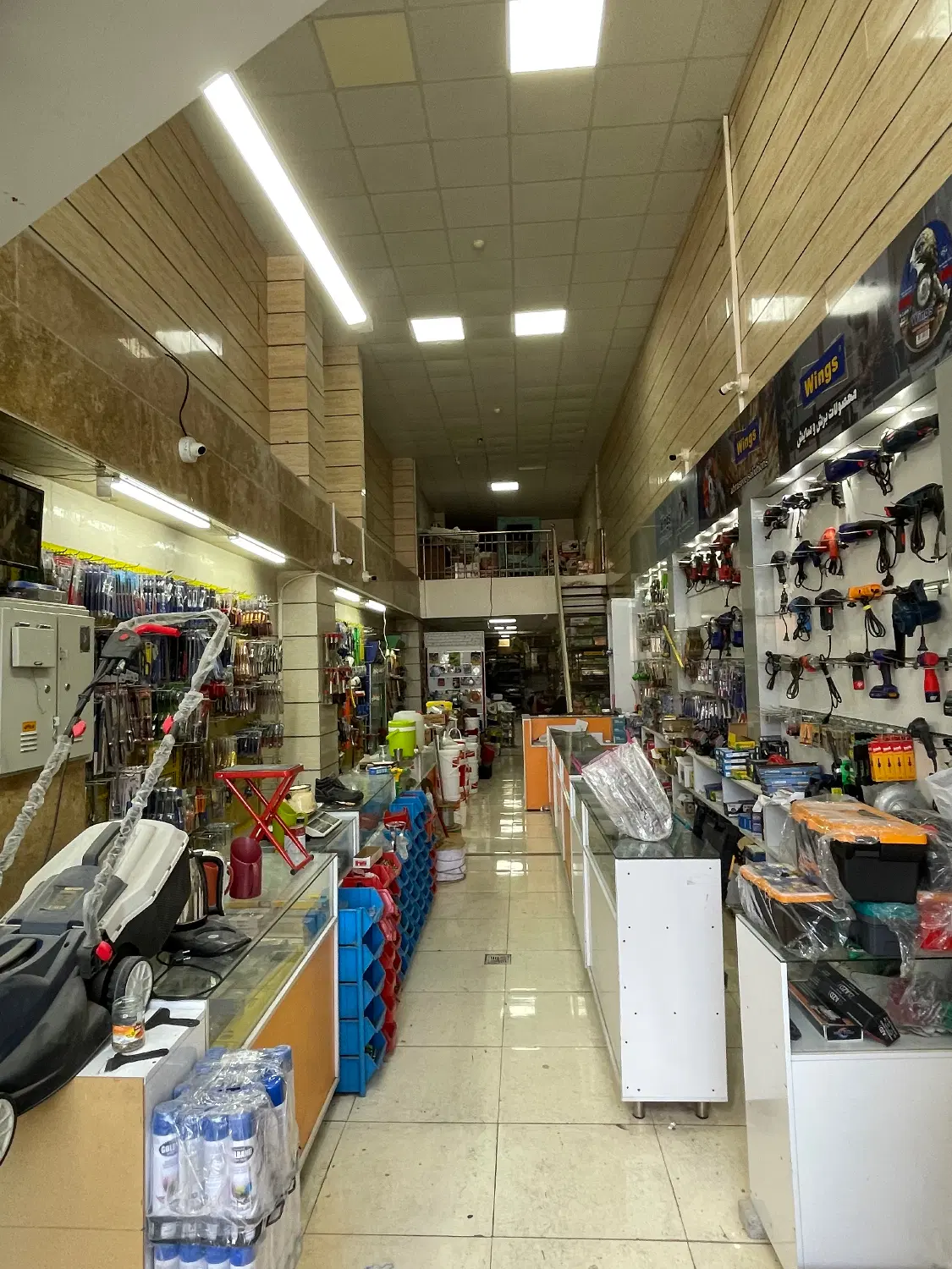 رهن و اجاره مغازه تجاری بر خیابان اصلی خیابان تختی