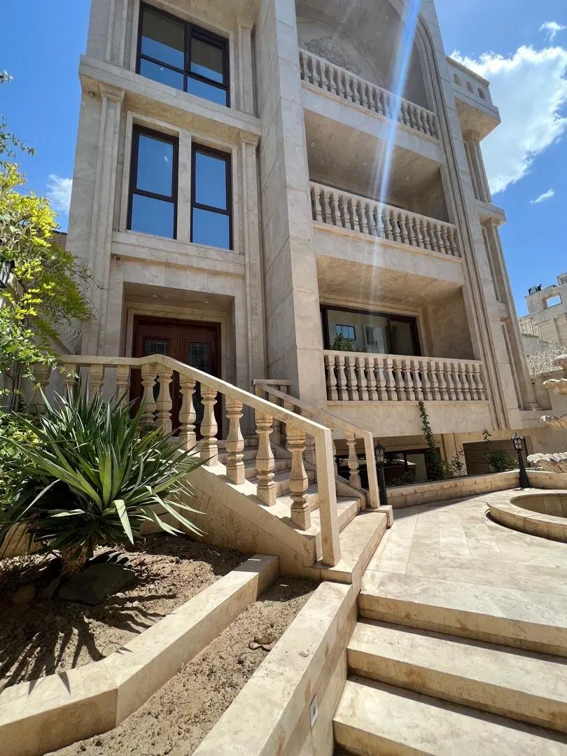 ۲۵۰متر ویلایی جنوبی عرض۱۰با۳طبقه بنا(فلسطین)