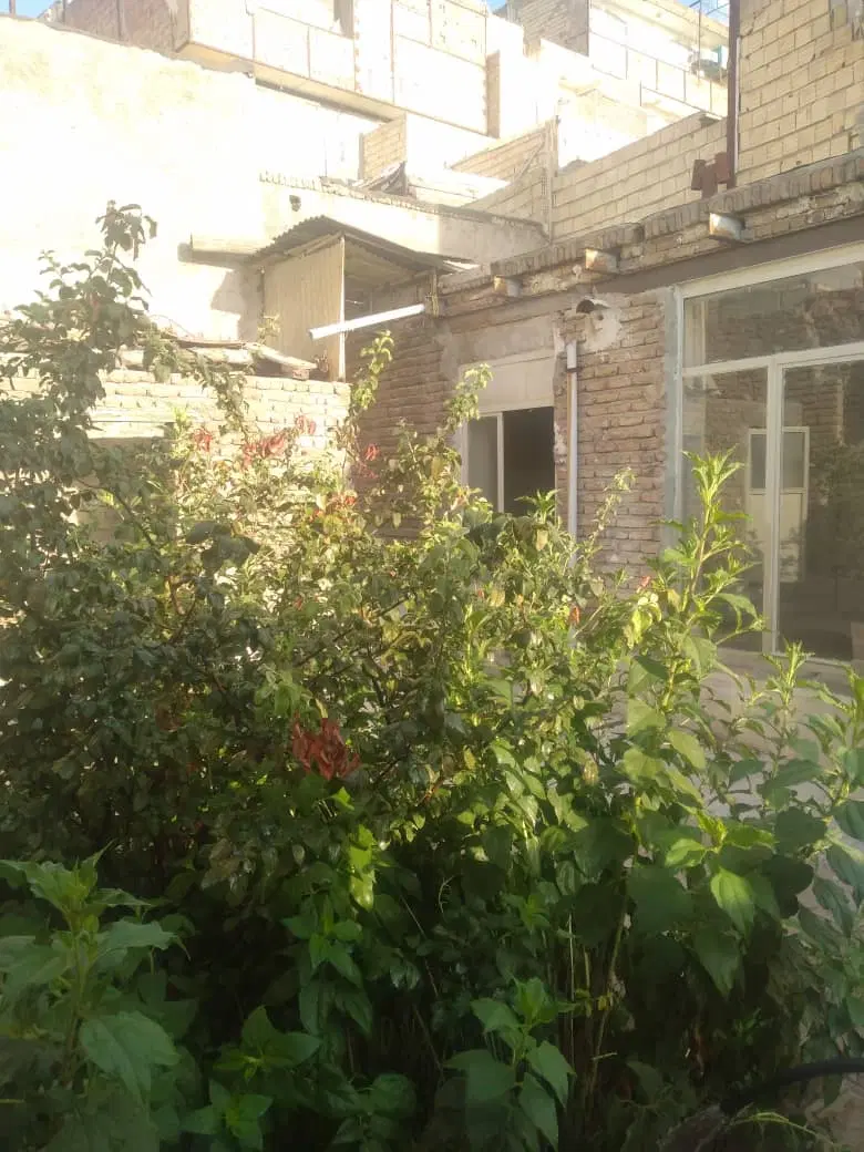 خانه کلنگی ۱۴۰ متری دو طبقه