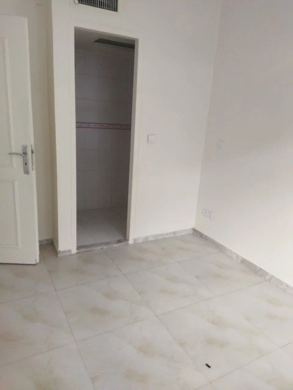 ۷۵ متر آپارتمان نورگیر وخوش نقشه جهت اجاره