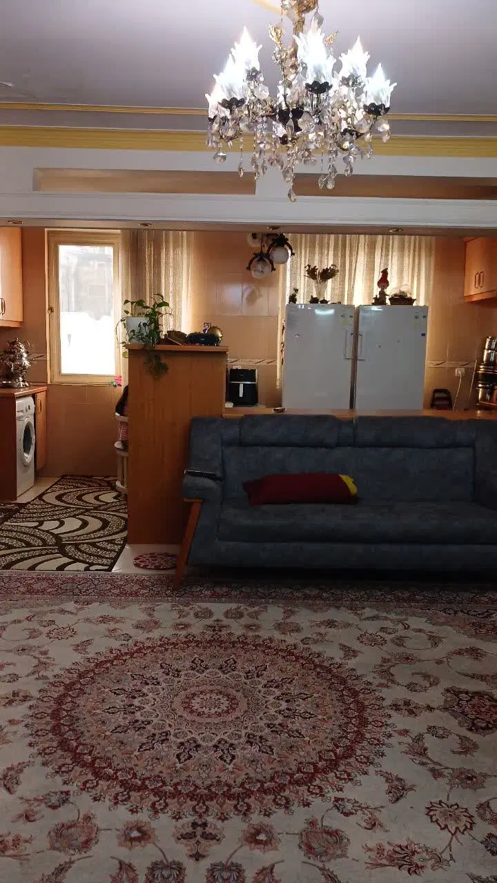 71 متر * با پارکیـنگ آسانـسور * آذربایجان اردیبهشت