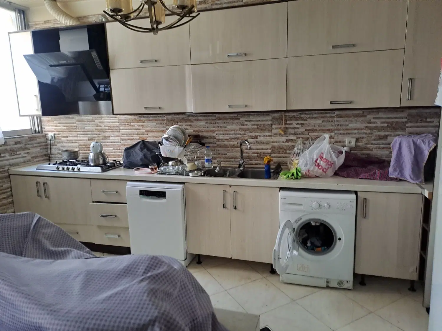 خ خرمشهر خ مرغاب دوخوابه  ۱۰۵ متربا کلیه امکانات