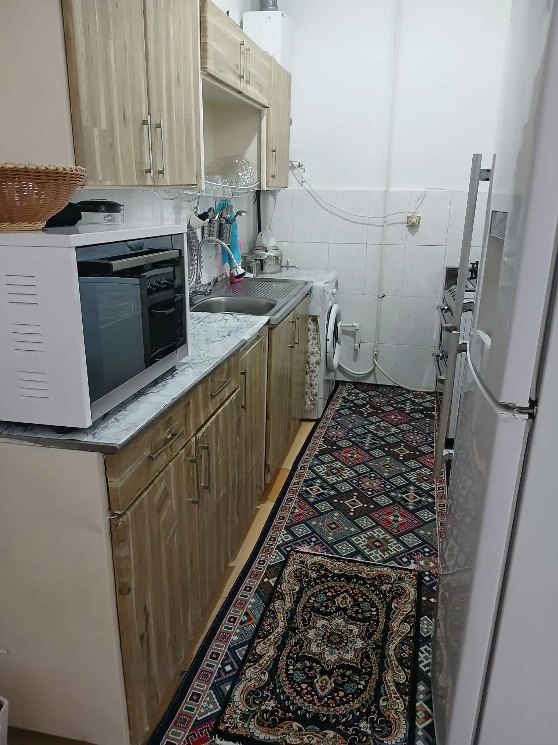 با سلام یک خانه ویلایی شیک و تمیز در محله خوب آرم