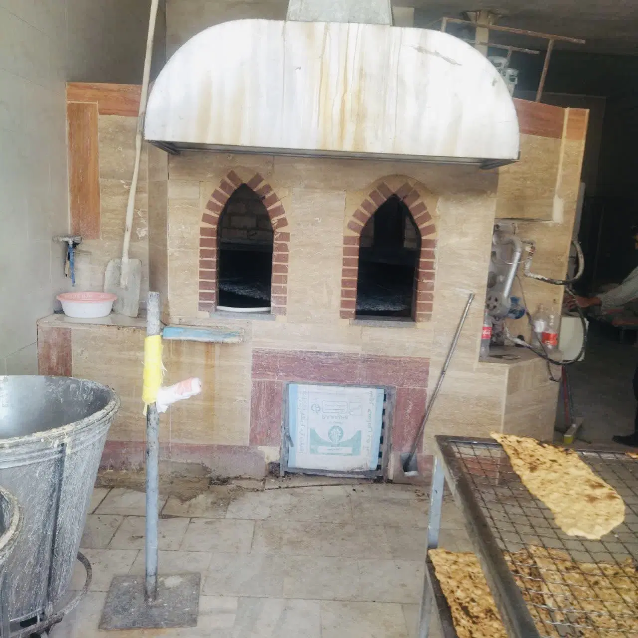فروش۳ دونگ نانوایی سنگکی