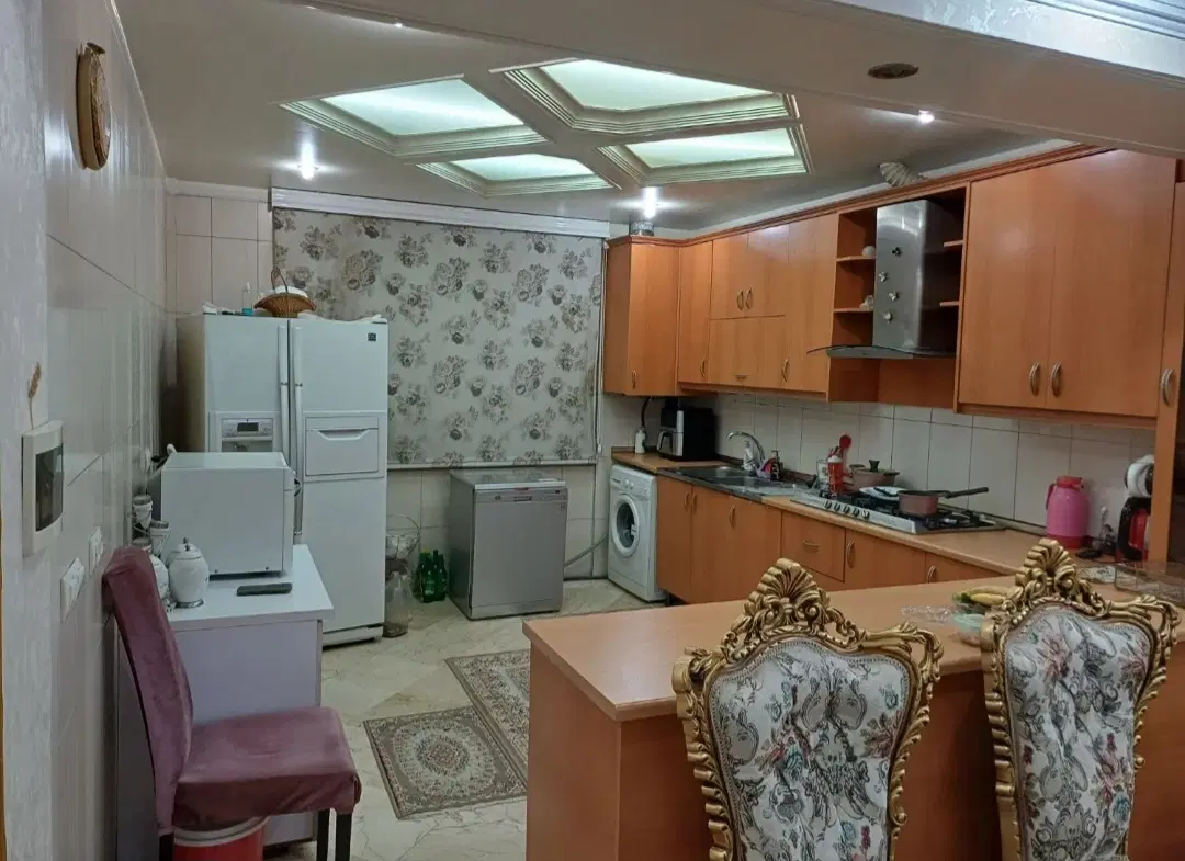 ۸۰ متر دو خوابه ، تک واحدی ( فوق العاده خوش نقشه)