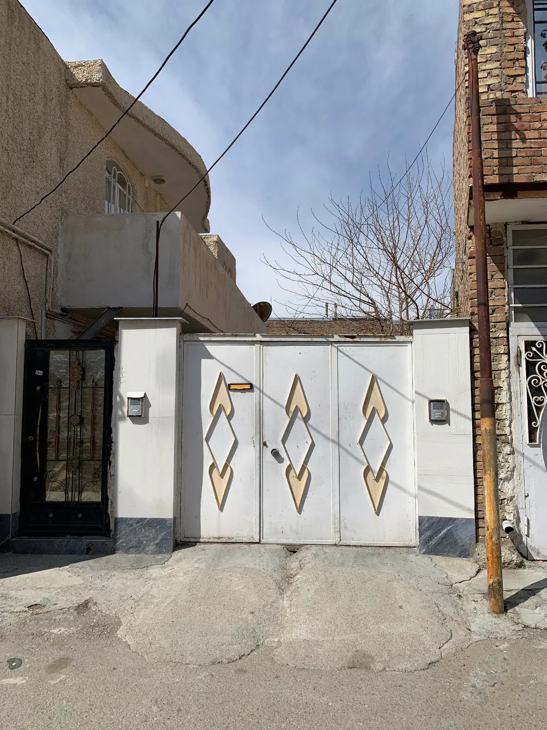 ساختمان ۳۵۰متری در علی بومی