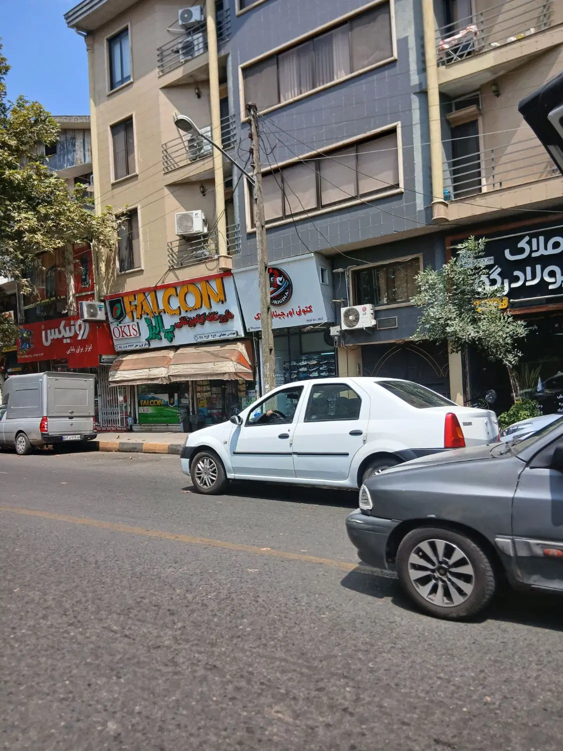 مغازه ۱۷متر کف ۷متر بالکن  کاشف شرقی