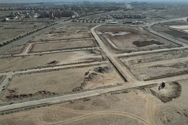 زمین پرنیان مالک هستم