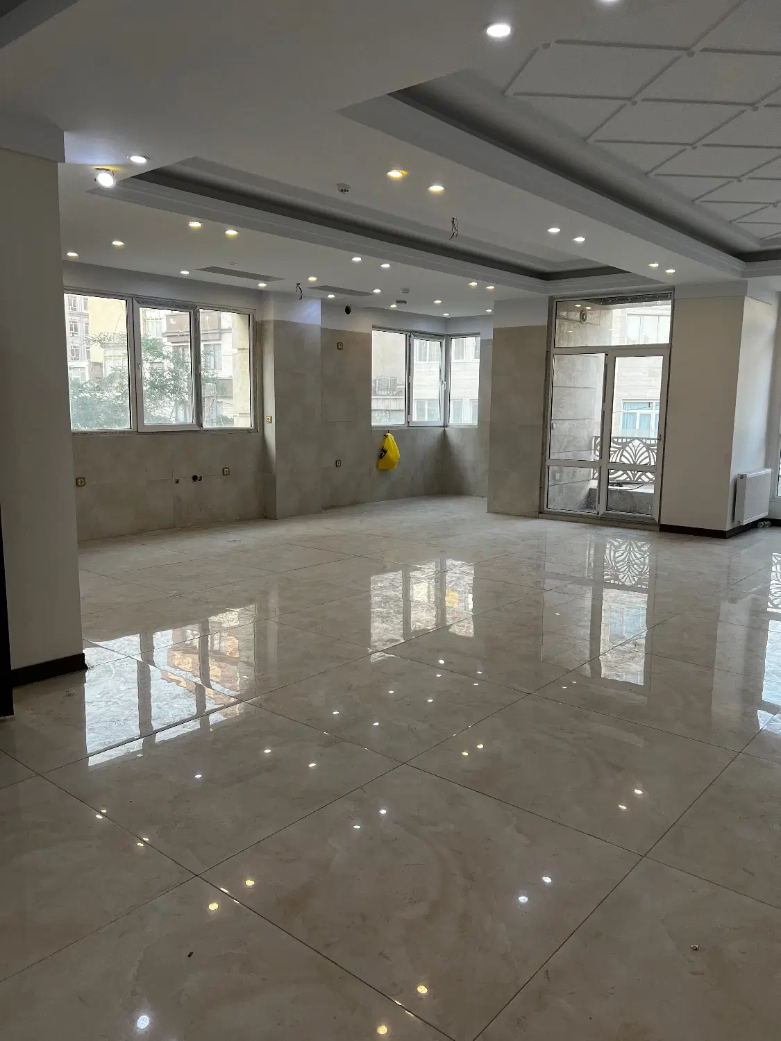 اپارتمان۱۷۳متری یکم نیروهوایی کلید نخورده
