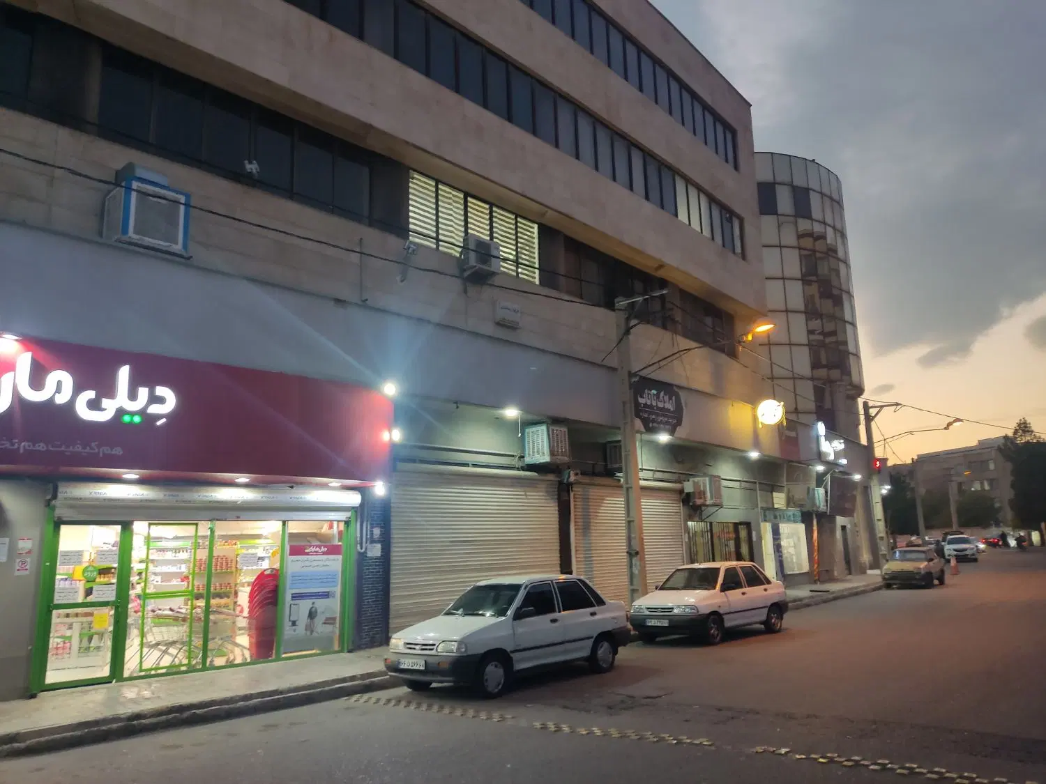 مغازه در داخل مجتمع یاس در کیانمهر