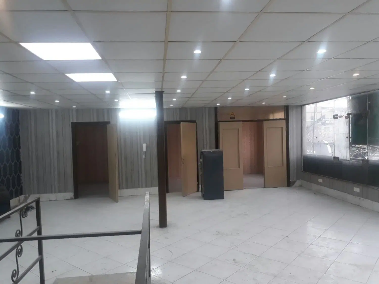 یک دربند مغازه ۴۰ دو دربند مغازه سرقفلی و خانه