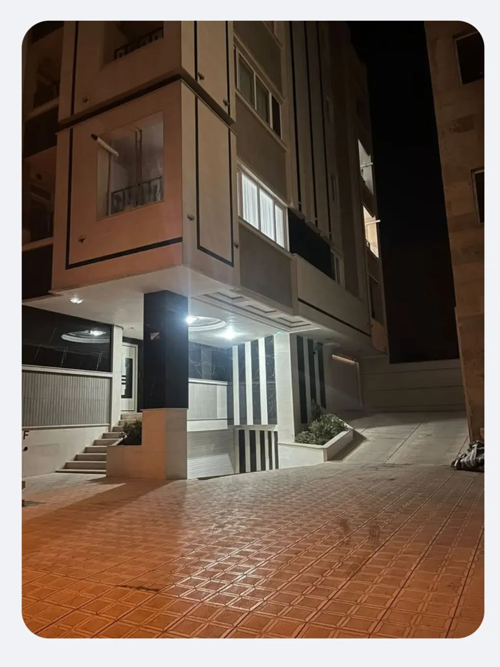 واحد ۱۱۶متری در خیابان شهدا