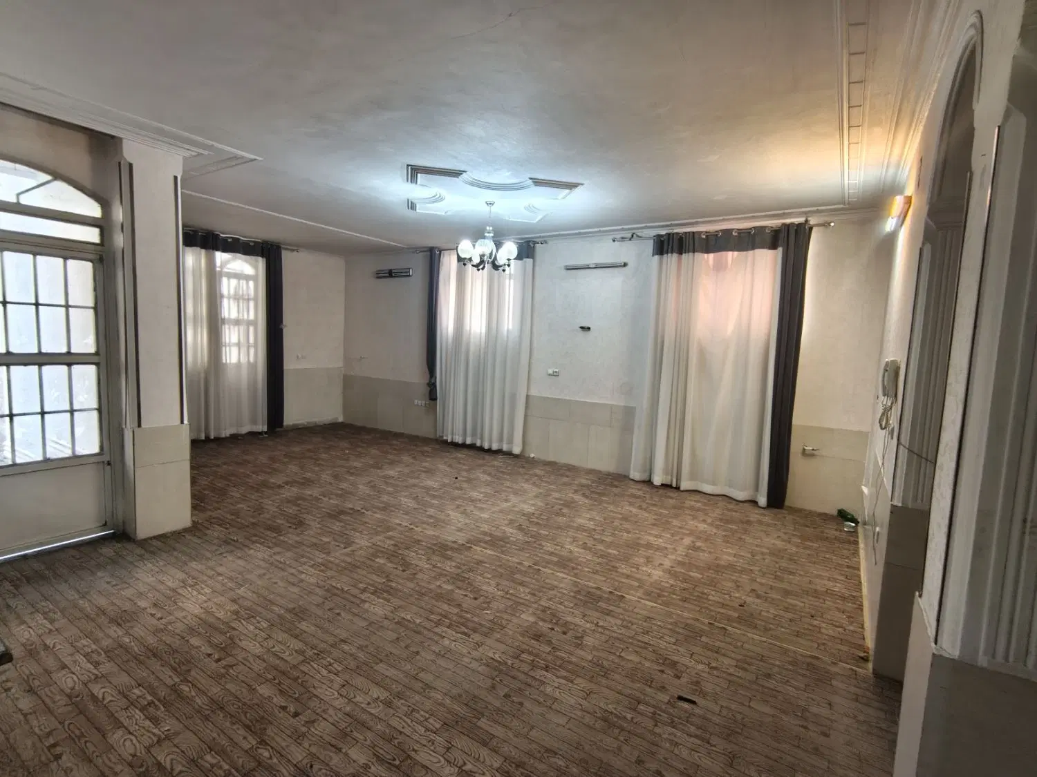 رهن سه خواب حیاط دار گلدشت