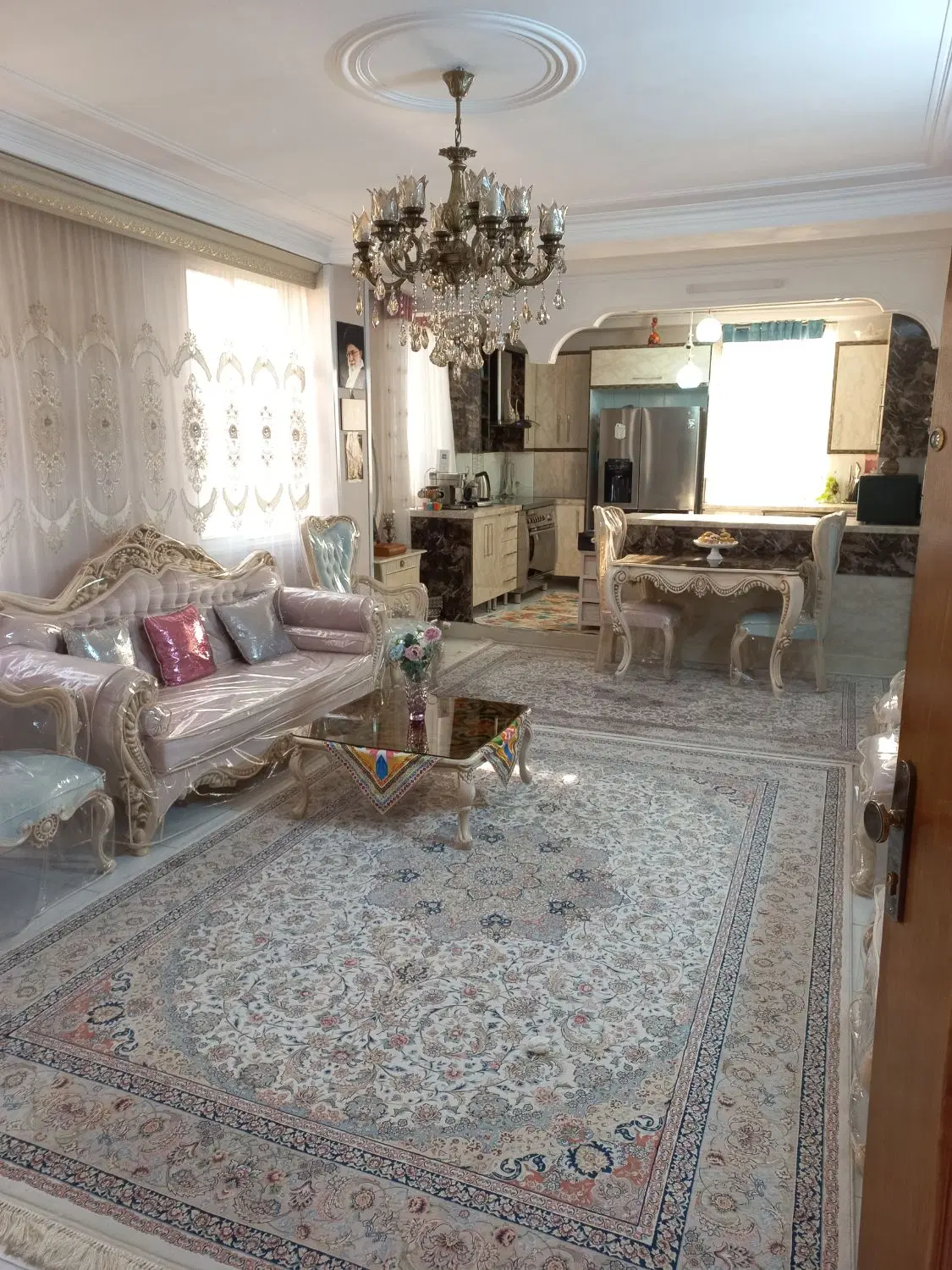 فروش واحد 76_8متری _ دونبش _ غرق نور _ خوش نقشه